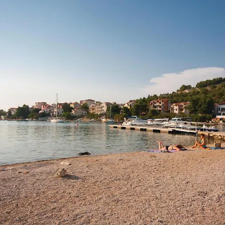 Three-bedroom In 希贝尼克