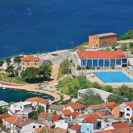 Апартаменты 3 Bedroom Cozy Apartment In Sibenik Шибеник