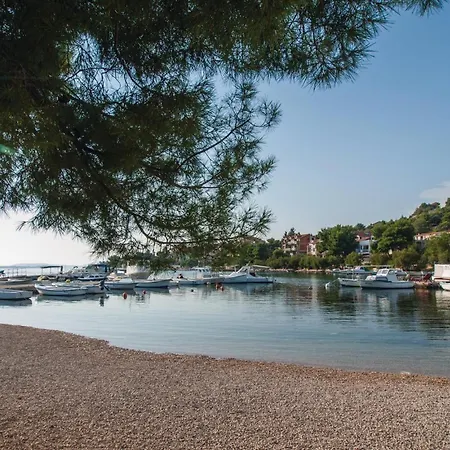 3 Bedroom Cozy Apartment In Sibenik *