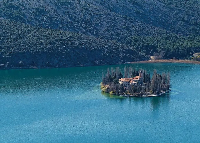 Three-bedroom In Apartman Sibenik